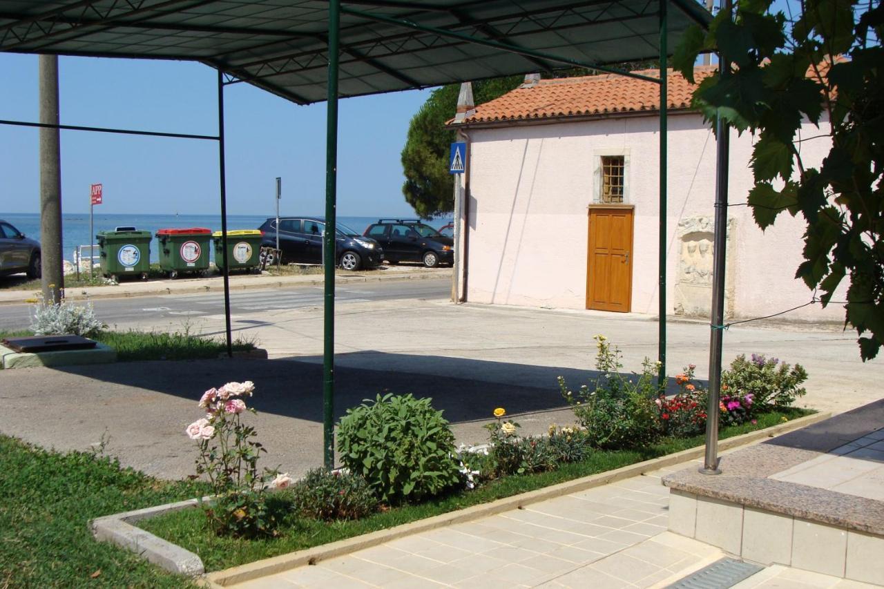 Apartment Apartments By The Sea Zambratija, Umag - 2557