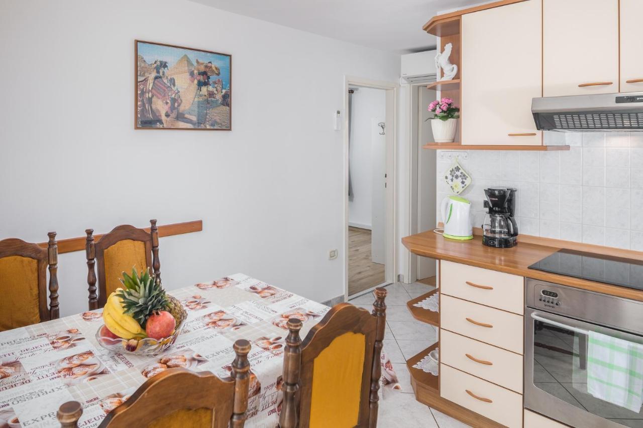 Apartment Apartments By The Sea Zambratija, Umag - 2557