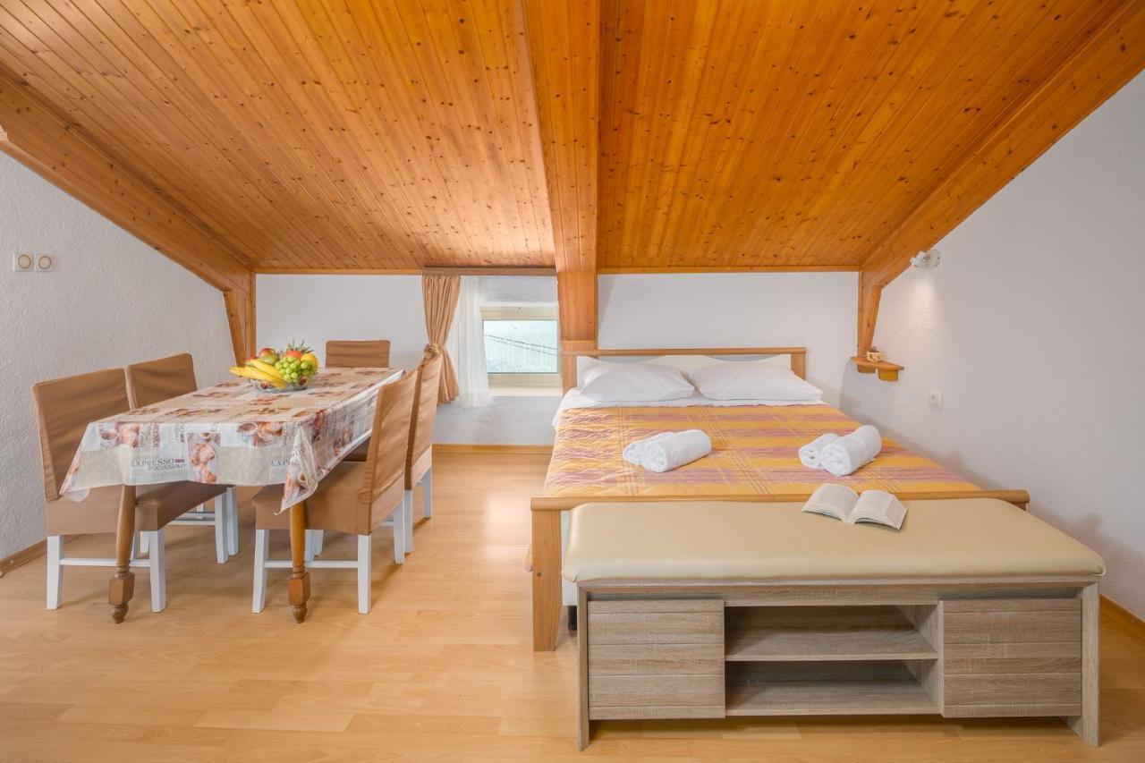 Apartment Apartments By The Sea Zambratija, Umag - 2557