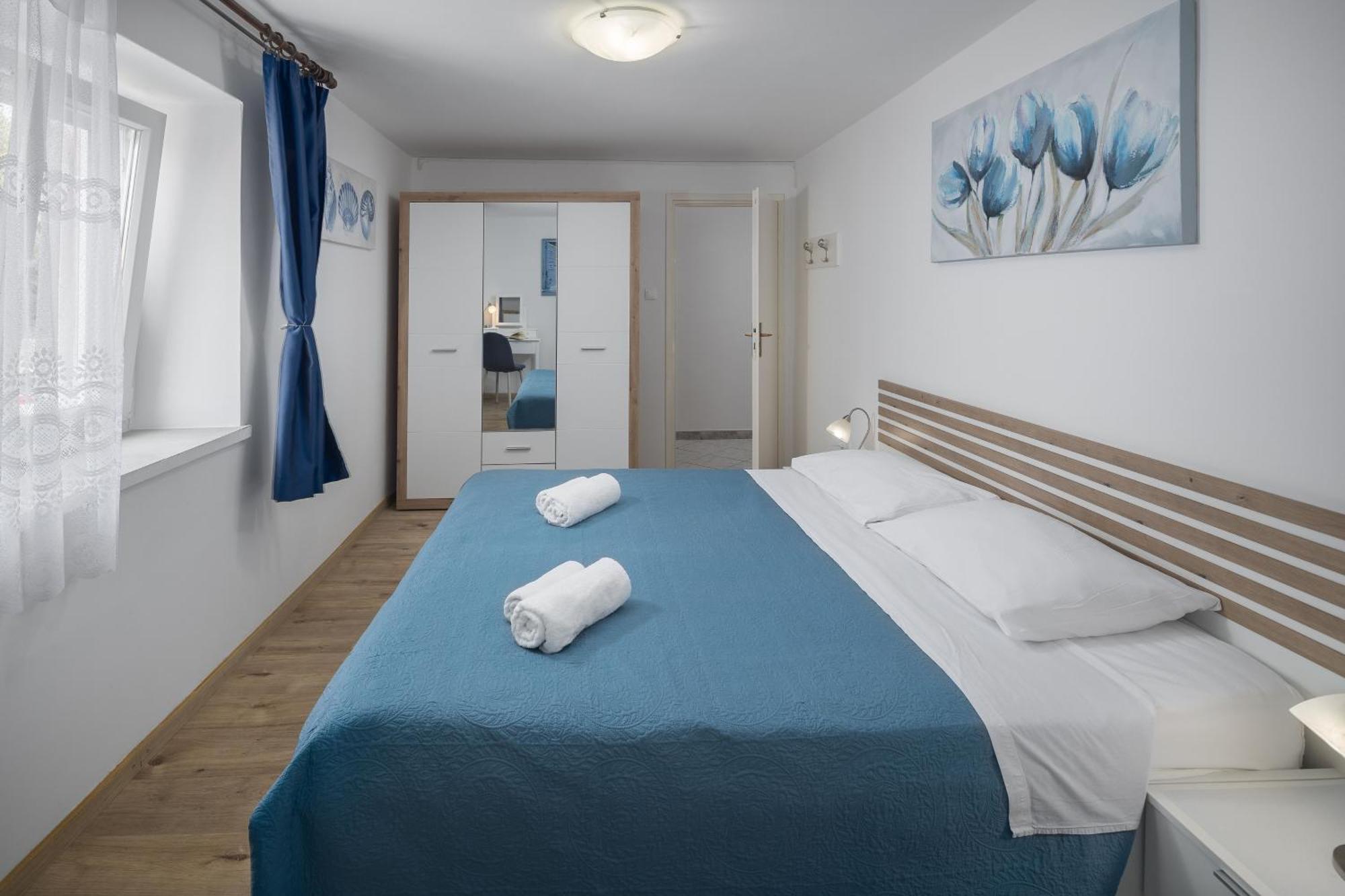 Apartments By The Sea Zambratija, Umag - 2557 *